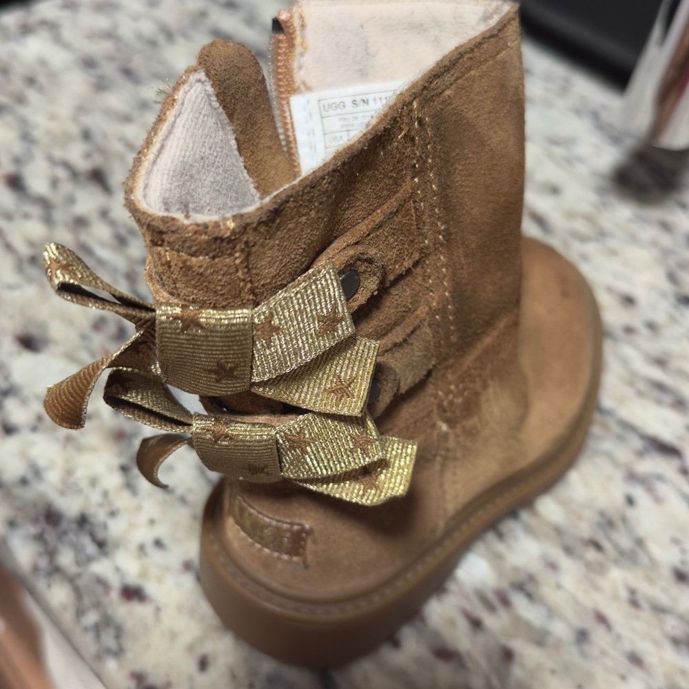 UGG Toddler Tan Boots with Durable Sole Sz‎ 7